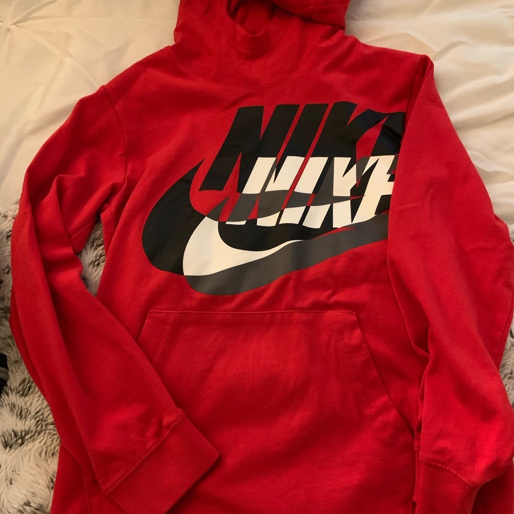 Nike Boys Long sleeve t-shirt w/ hood NW0T